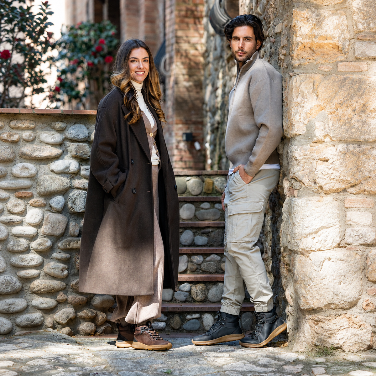 Frau und Mann mit El Naturalista Boots in natürlichem Lifestyle-Ambiente – shoedeal.de